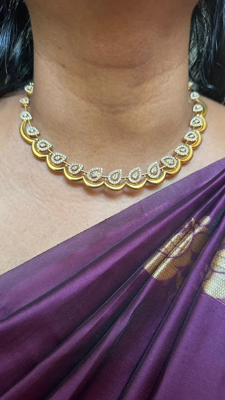 AD White Drop Wave Choker