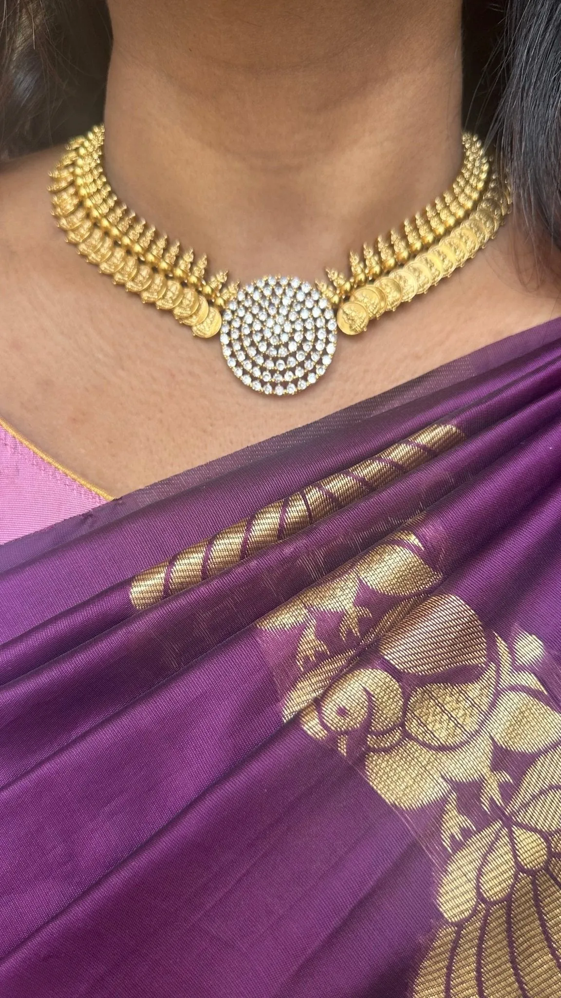 Grand White Pendant Goddess Choker