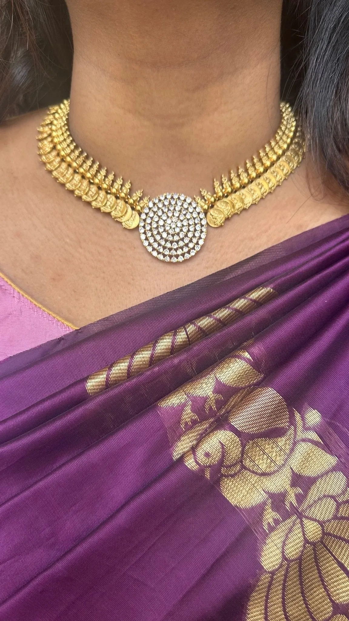 Grand White Pendant Goddess Choker