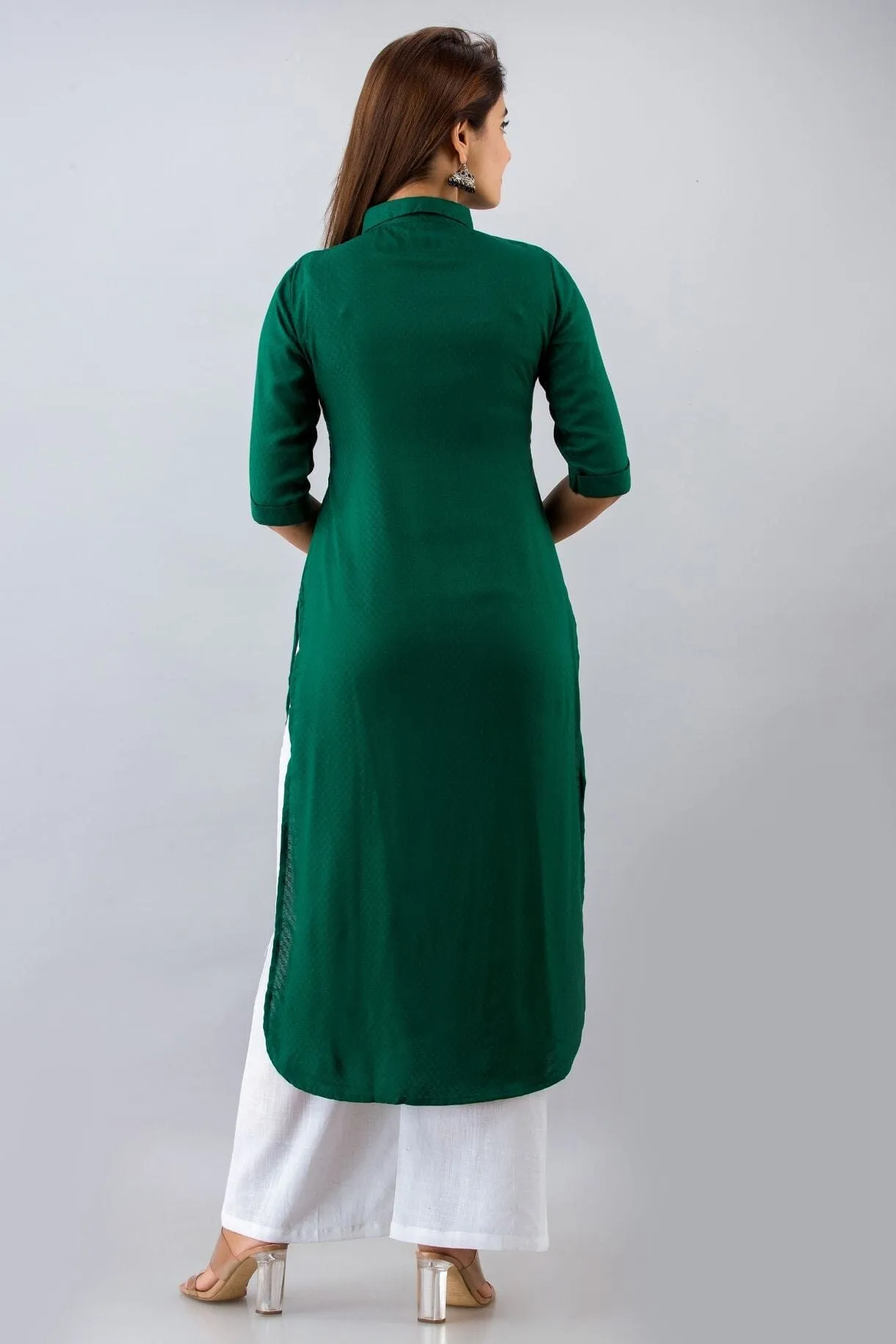 Svarchi Womens Rayon Blend Solid Straight Kurta (Green)